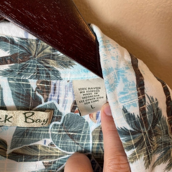 100% Rayon Tropical Hawaiian Button Down Shirt - Picture 4 of 6